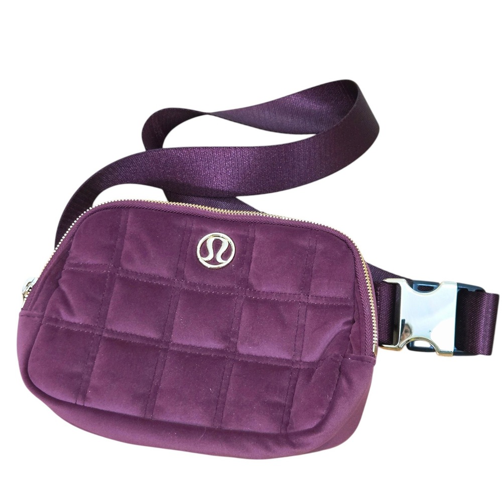 Lululemon Everywhere Belt 1L Bag Wine Berry Quilted Velour Gold Hardware Travel